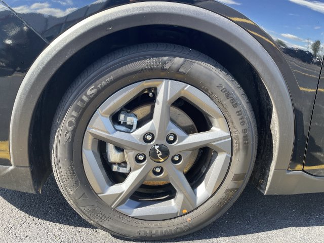 Used 2025 Kia K4 FWD image 13