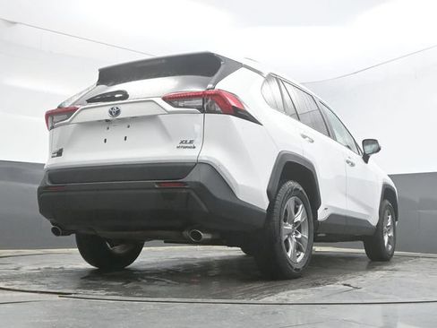 Used 2022 Toyota RAV4 XLE AWD/4WD image 42