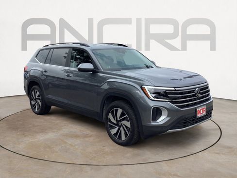 New 2025 Volkswagen Atlas SE FWD image 2