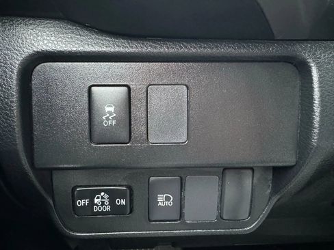 Used 2020 Toyota Tacoma SR image 42