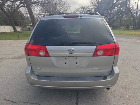 Used 2007 Toyota Sienna XLE image 5