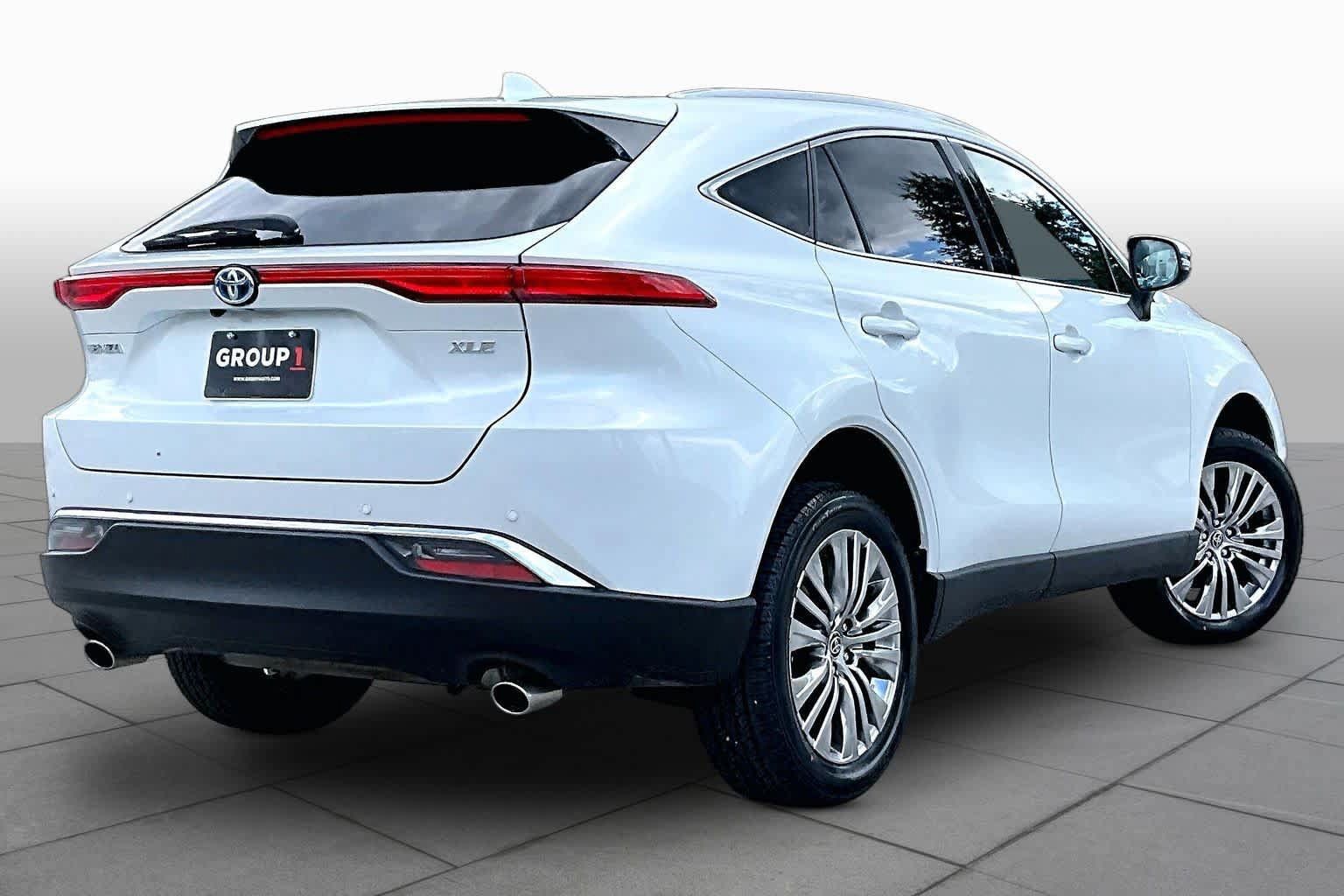 Used 2023 Toyota Venza XLE AWD/4WD image 13