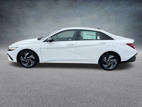 New 2025 Hyundai Elantra SEL image 28