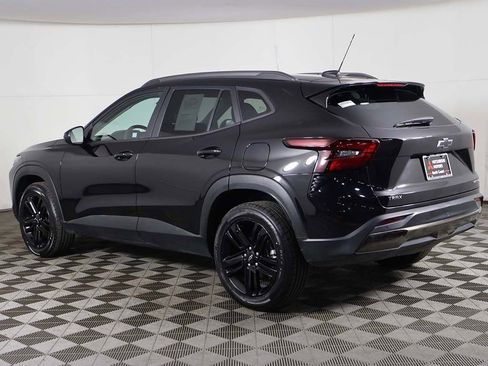 Used 2025 Chevrolet Trax ACTIV w/ Sunroof Package image 10