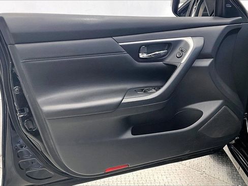 Used 2018 Nissan Altima 2.5 SL w/ 2.5 SL Technology Package image 18