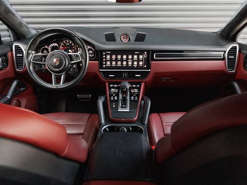 Certified 2022 Porsche Cayenne GTS AWD/4WD image 17