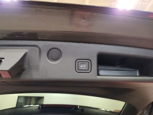 Used 2023 Chevrolet Equinox RS image 28