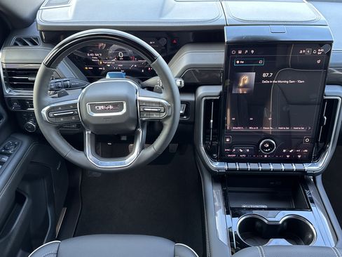 New 2026 GMC Yukon XL Elevation w/ Elevation Premium Package image 17