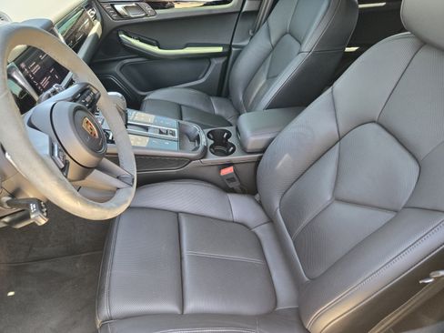 Used 2025 Porsche Macan S AWD/4WD image 9