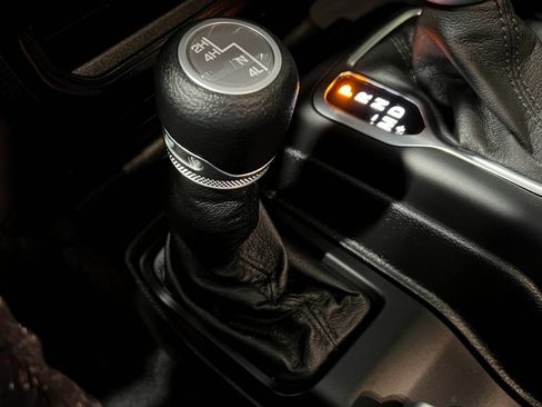Used 2021 Jeep Wrangler Unlimited Sport AWD/4WD image 31
