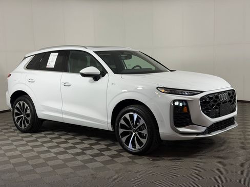 New 2026 Audi Q3 quattro 2.0T AWD/4WD image 7