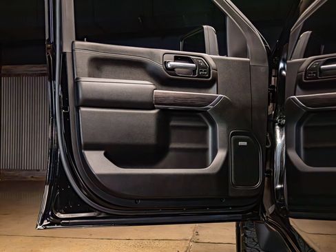 Used 2021 Chevrolet Silverado 2500 LTZ w/ LTZ Plus Package AWD/4WD image 29