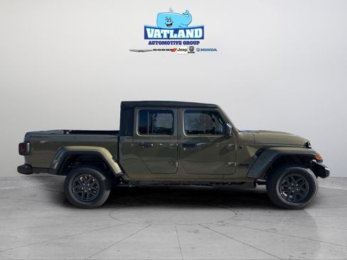 New 2026 Jeep Gladiator Sport image 6