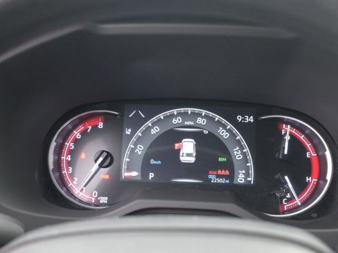 Used 2025 Toyota RAV4 XLE w/ Convenience Package image 21