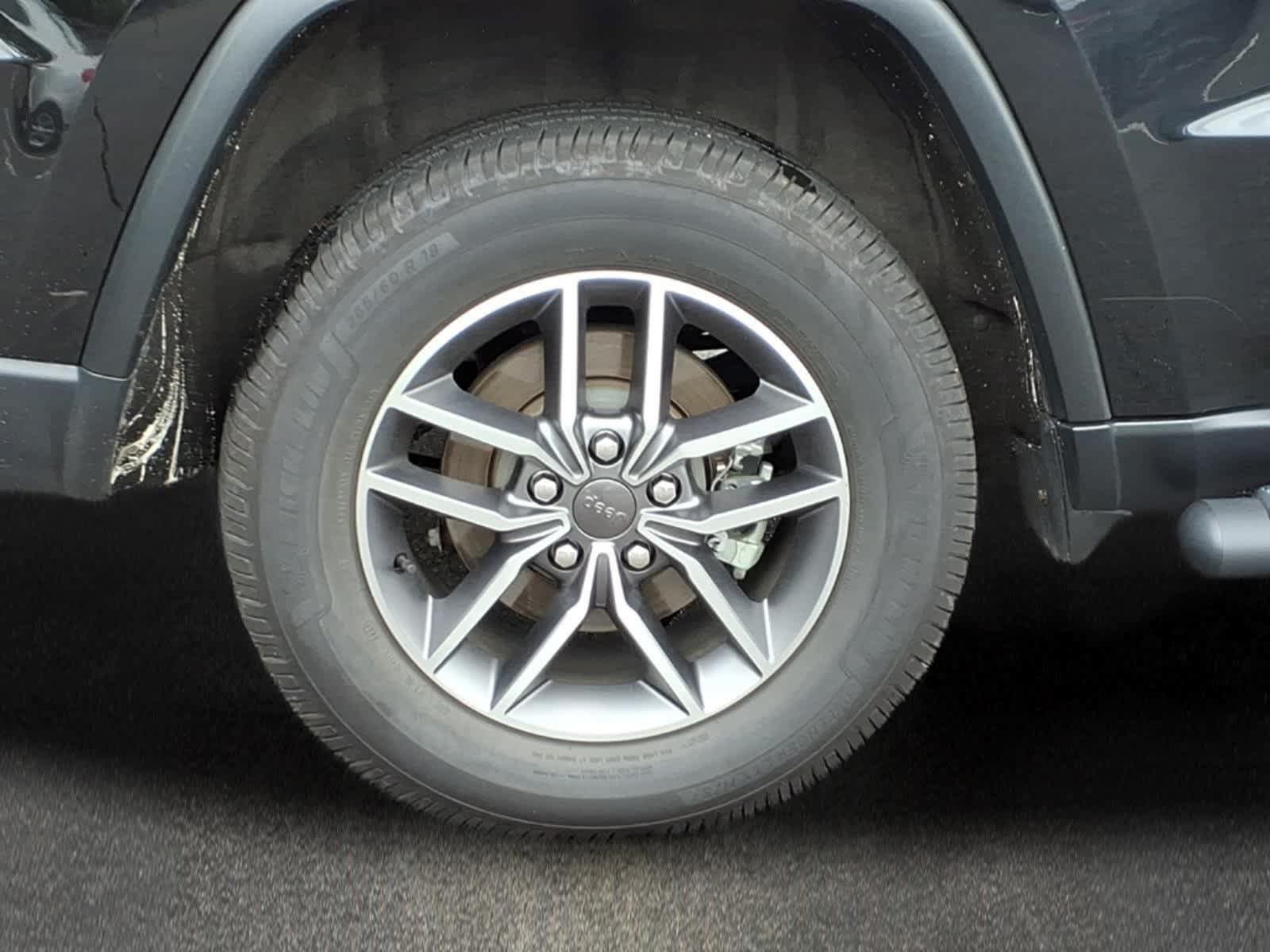 Used 2021 Jeep Grand Cherokee Limited AWD/4WD image 9