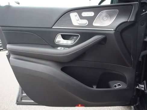 Used 2022 Mercedes-Benz GLS 450 4MATIC image 17