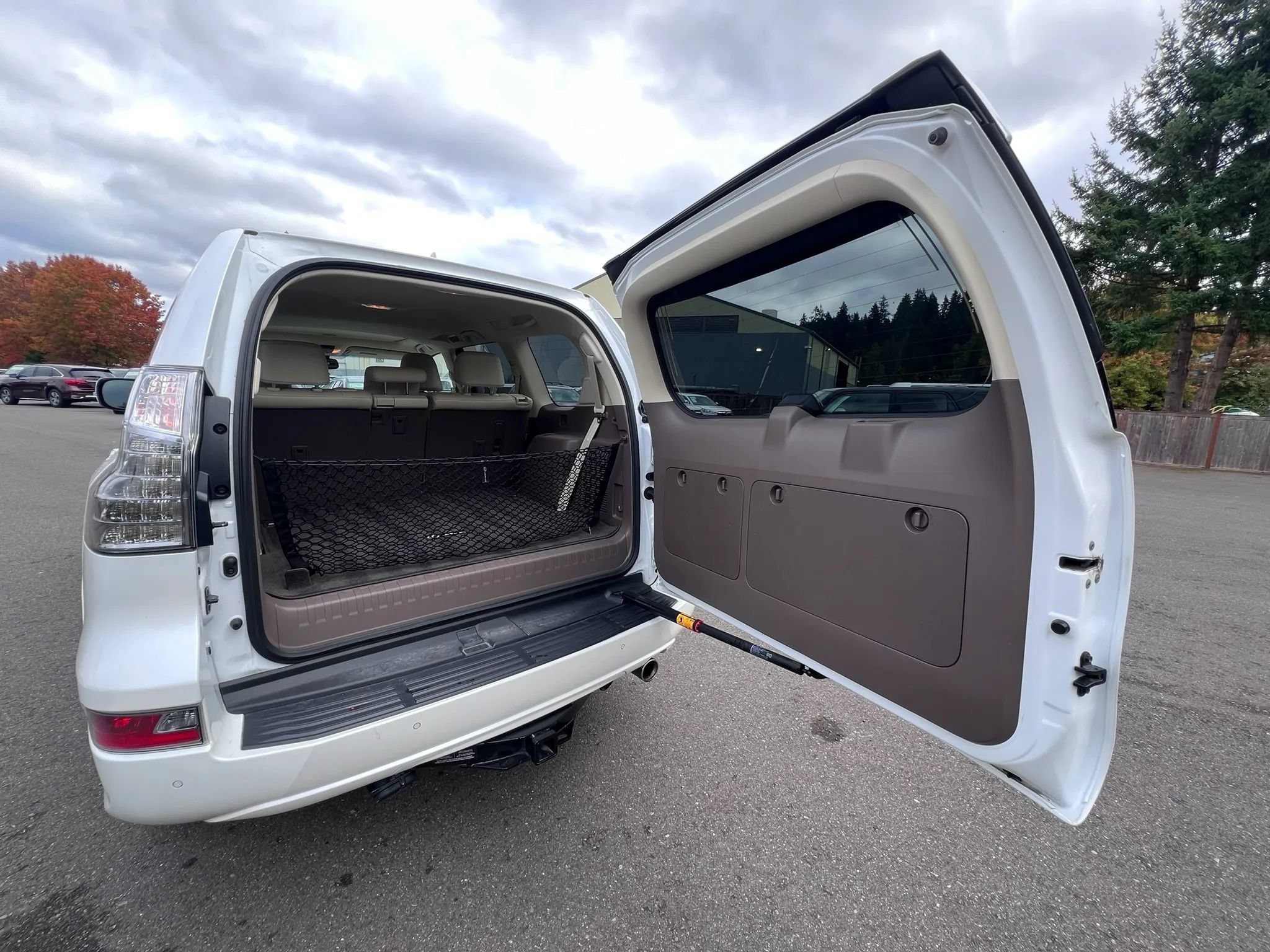 Used 2014 Lexus GX 460 Luxury AWD/4WD image 47