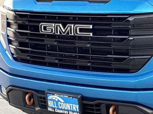Used 2022 GMC Sierra 1500 Elevation w/ LPO, Elevation Black Package RWD image 12