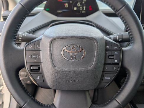 Used 2023 Toyota Prius LE image 18