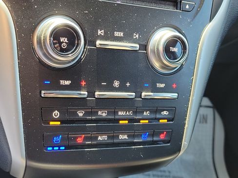 Used 2019 Lincoln MKC Reserve FWD image 24