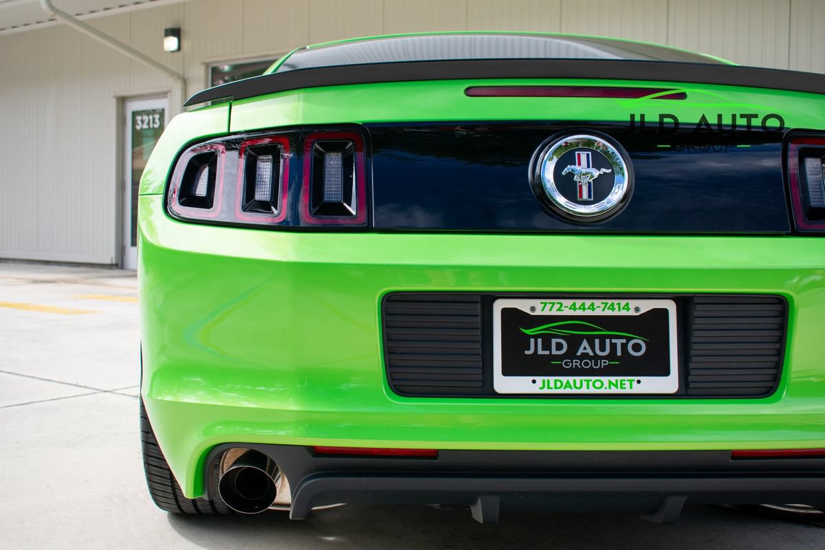 Used 2013 Ford Mustang Boss 302 w/ Boss 302 Accessory Pkg RWD image 32