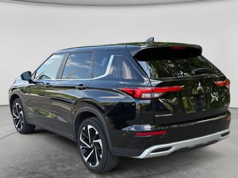 Used 2023 Mitsubishi Outlander SE AWD/4WD image 7