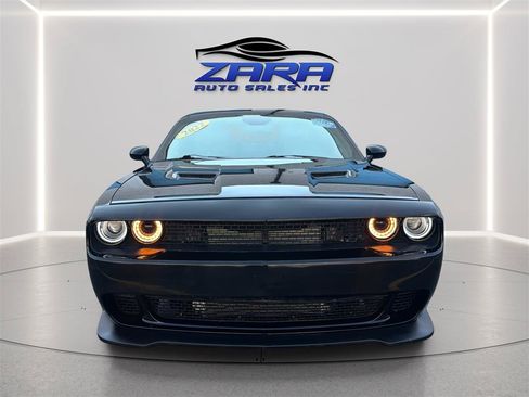 Used 2022 Dodge Challenger SXT RWD image 2