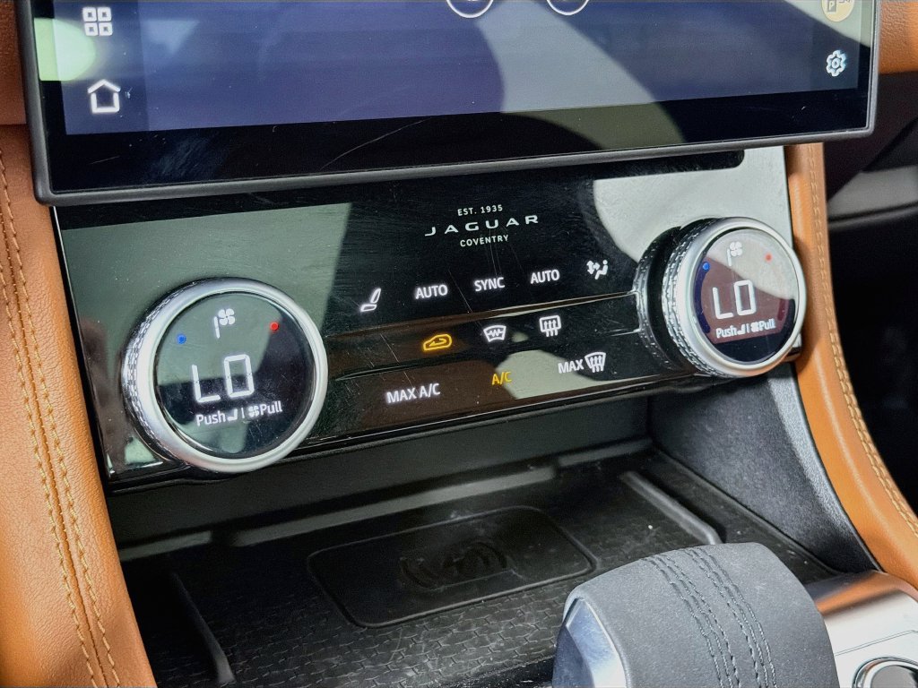 Certified 2025 Jaguar F-PACE R-Dynamic S AWD/4WD image 14