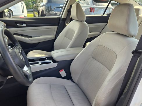 Used 2024 Nissan Altima 2.5 SV FWD image 22