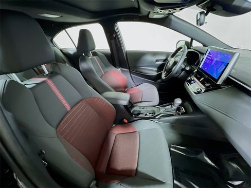 Used 2025 Toyota Corolla SE image 24