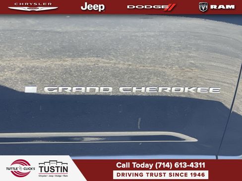 Used 2025 Jeep Grand Cherokee L Laredo w/ Luxury Tech Group I AWD/4WD image 8