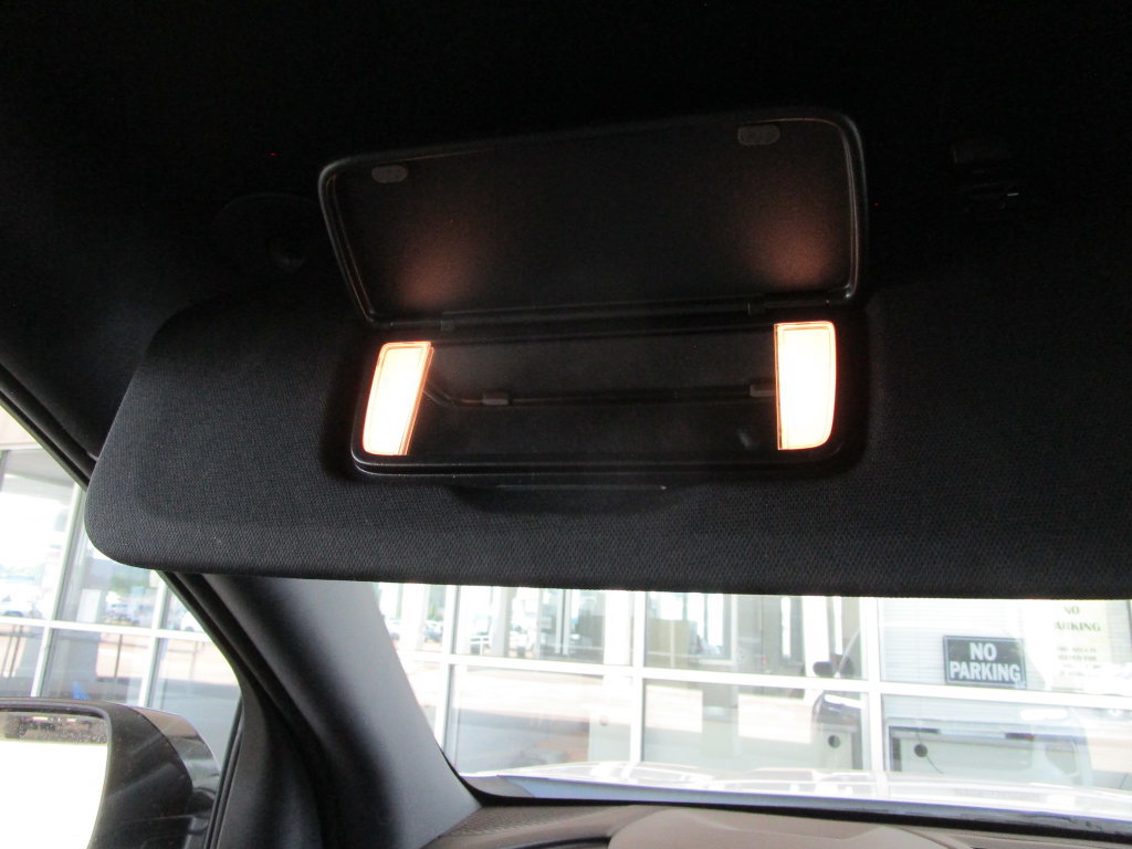 Used 2025 Chevrolet Traverse LT FWD image 36