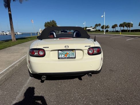 Used 2008 MAZDA MX-5 Miata Grand Touring w/ Premium Pkg image 7