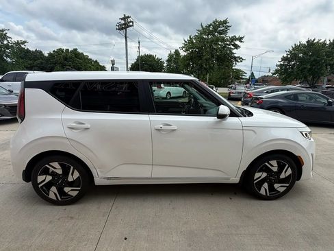 Used 2023 Kia Soul GT-Line w/ GT-Line Technology Package FWD image 7