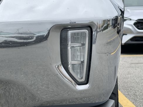 Used 2018 Chevrolet Silverado 1500 LT w/ LT Convenience Package AWD/4WD image 16