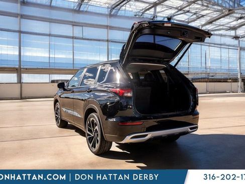 Used 2024 Mitsubishi Outlander SE Black Edition image 29