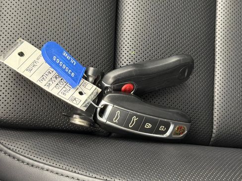 Used 2020 Porsche Taycan Turbo S w/ Premium Package image 24