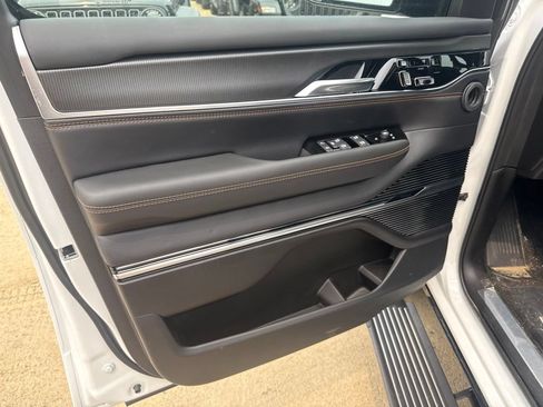 New 2026 Jeep Grand Wagoneer Summit AWD/4WD image 18