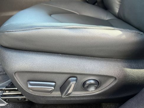 Used 2025 Toyota Grand Highlander FWD image 19