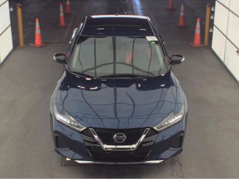 Used 2022 Nissan Maxima SV w/ Floor Mat Group FWD image 3