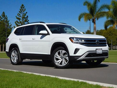 Used 2021 Volkswagen Atlas SE image 2