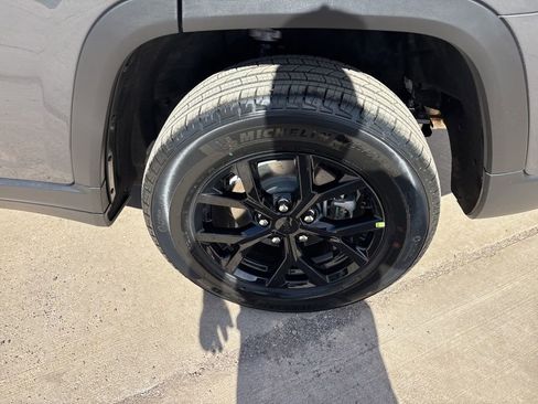 New 2026 Jeep Grand Cherokee Altitude image 10