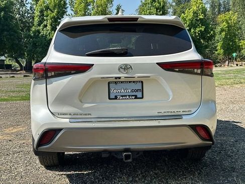 Used 2020 Toyota Highlander Platinum AWD/4WD image 8