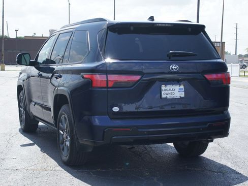 Used 2023 Toyota Sequoia Platinum AWD/4WD image 17