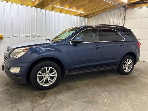 Used 2017 Chevrolet Equinox LT FWD image 4