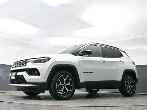 Used 2025 Jeep Compass Limited AWD/4WD image 49