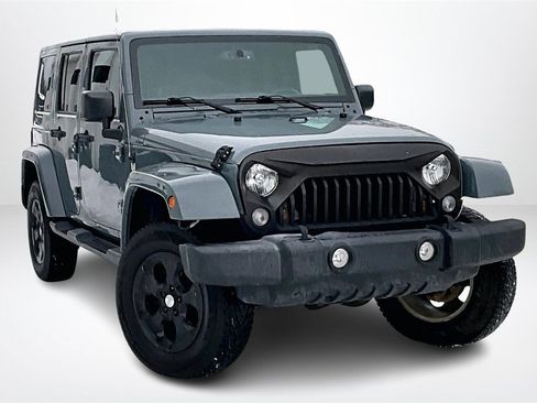 Used 2015 Jeep Wrangler Unlimited Sahara w/ Connectivity Group image 3