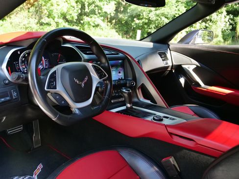 Used 2019 Chevrolet Corvette Grand Sport RWD image 2