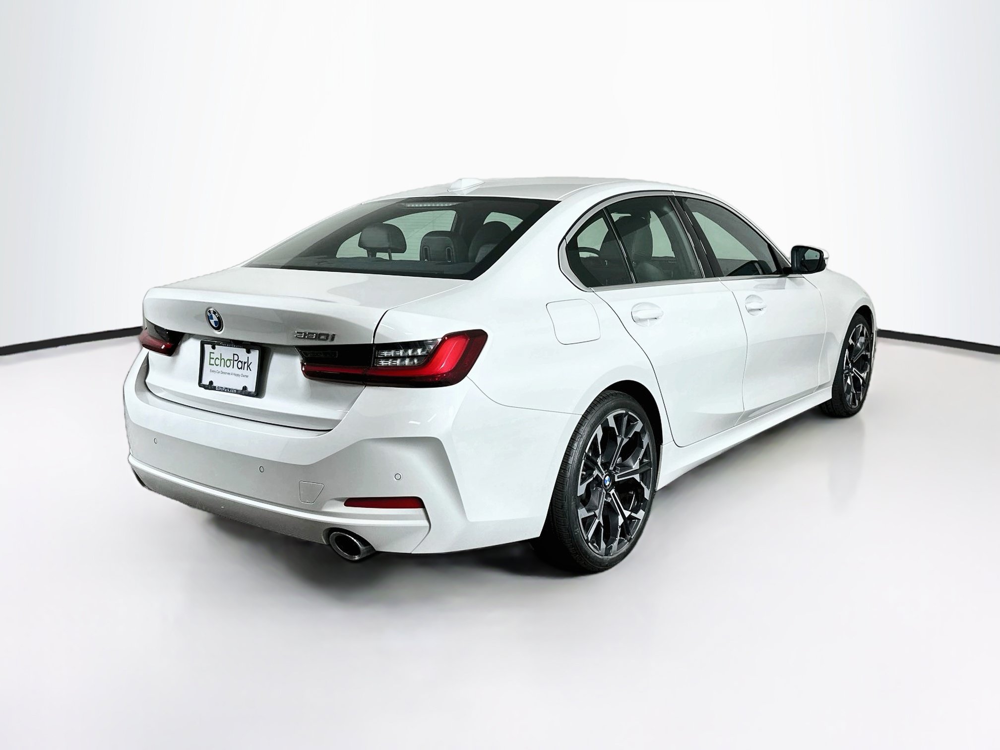 Used 2026 BMW 330i Sedan w/ Premium Package RWD image 9