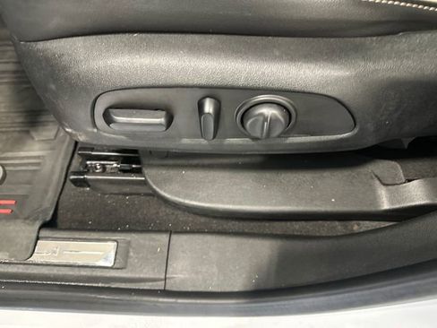 Used 2023 GMC Acadia Denali w/ Denali Ultimate Package AWD/4WD image 28